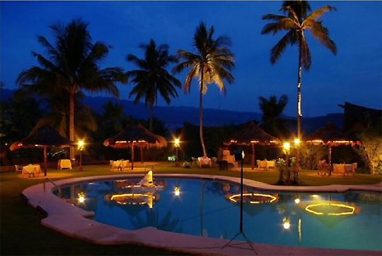 Badian Resort la piscine de nui