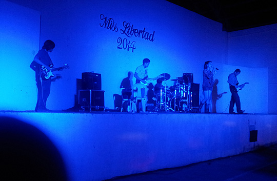 Concert a Isabel Leyte Island