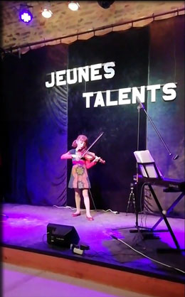 élève du centre stépahen Grappelli  Hortense Gasteuil concert jeunes talents en Aveyron